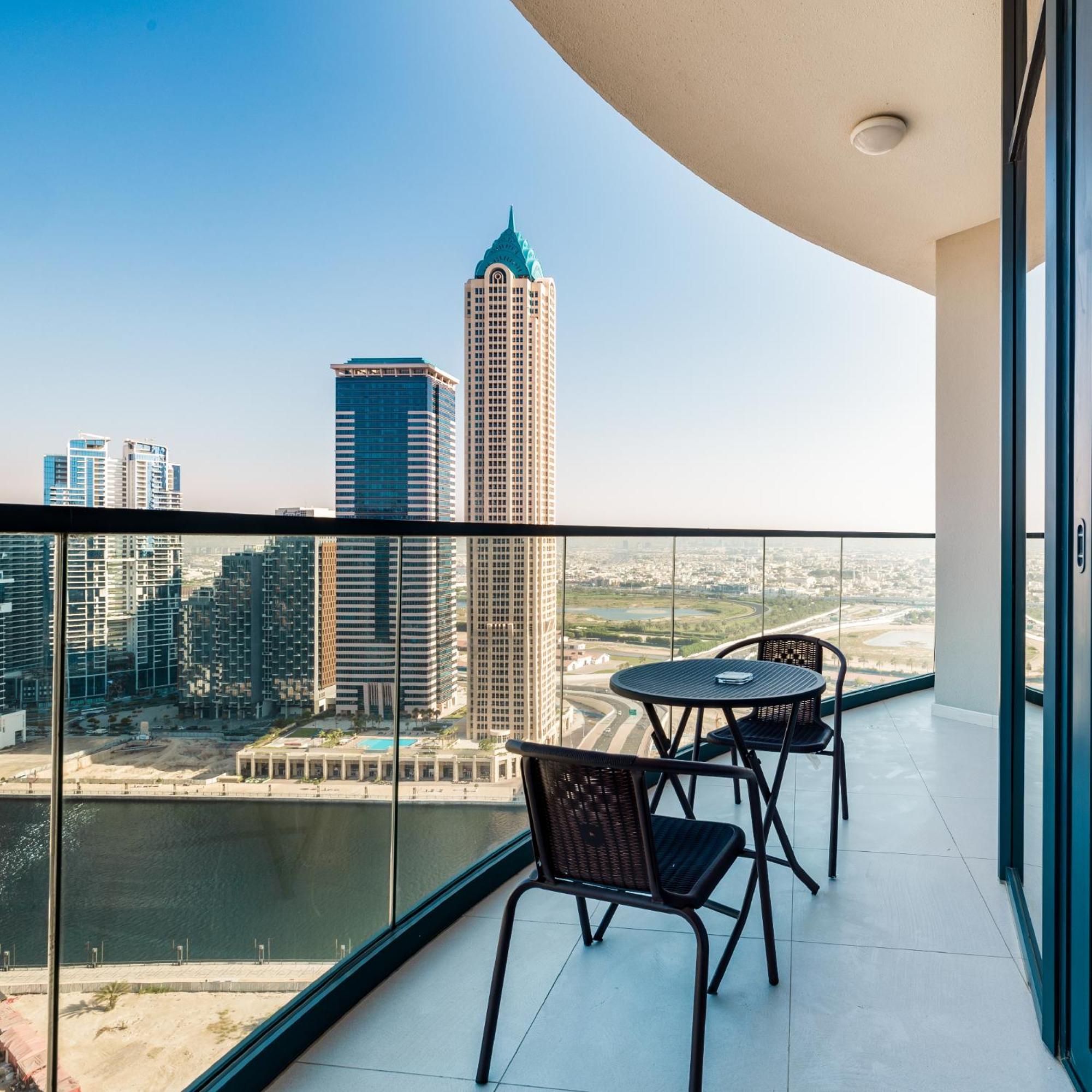 Ferienwohnung A Living-Lux 1Br Partial Burj Khalifa & Canal View -2609 Dubai Exterior foto